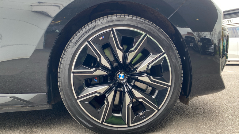 BMW 7 Series M760e xDrive 4dr Auto Saloon